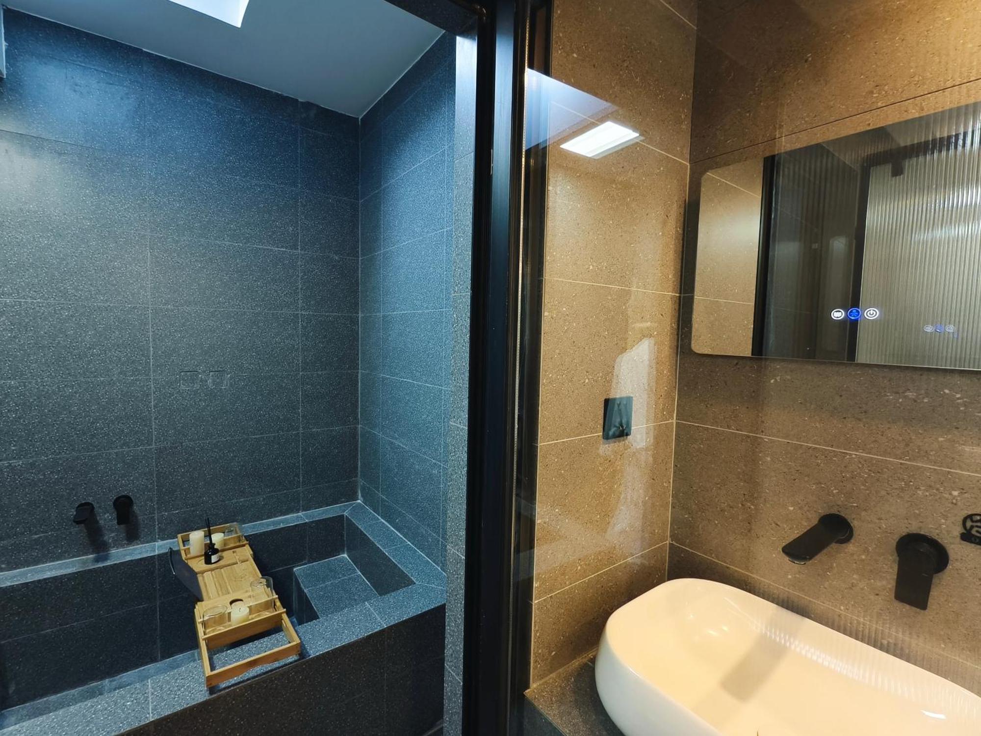 Beijing Hills & Hutong City Retreat Near Forbidden City & Line 4 Multi-Room Options Pequim Exterior foto